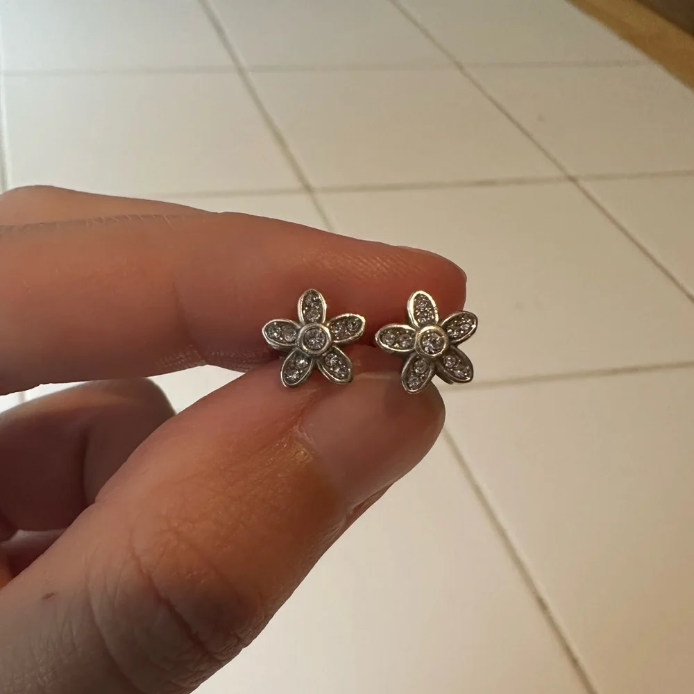 Brighton Enchanting Flower Post Earrings - Picture 1 of 5